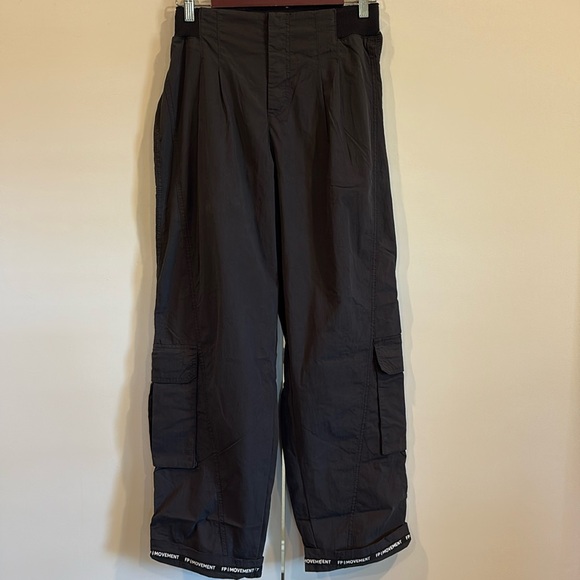 NWOT Free People Movement Mesmerize Me Black Cargo Pants Size Small Hiking - Picture 5 of 16